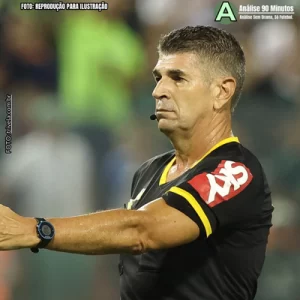 Polêmica na Arbitragem: Na imagem o juiz Marcelo Lima Henrique que se envolveu em mais um apolemica no futebol.